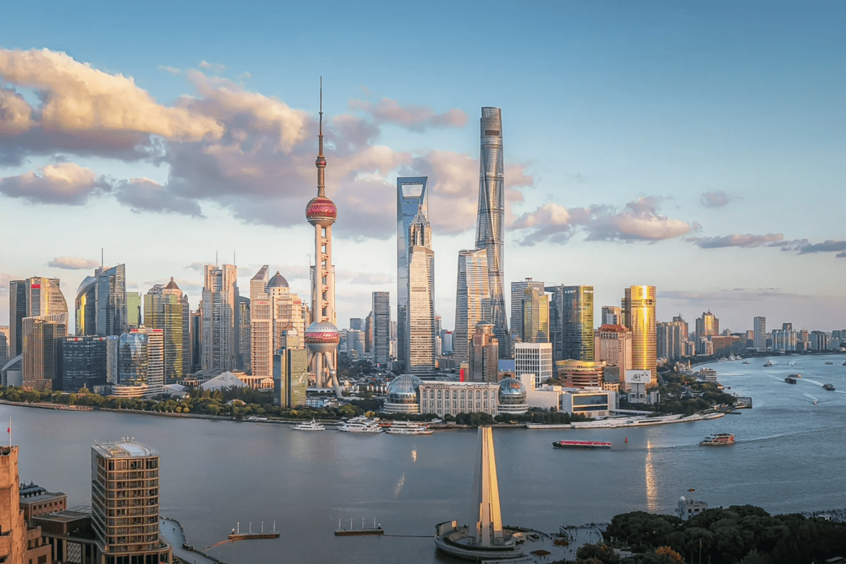 Shanghai Tower and Lujiazui skyline in Pudong