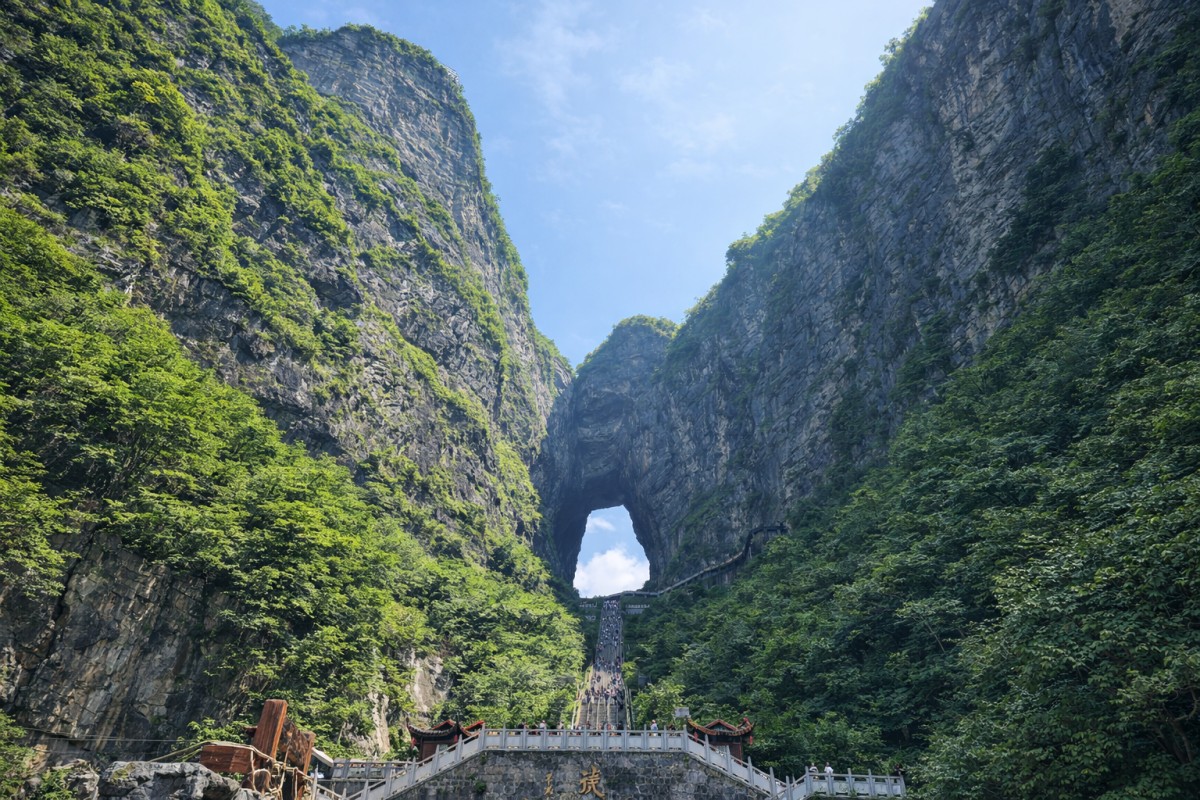 Tianmen Cave on Tianmen Mountain in Zhangjiajie