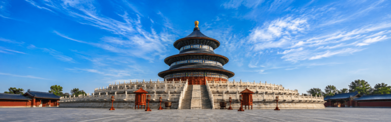 Temple of Heaven in Beijing with blue sky, representing private Beijing tours and cultural highlights in 2026.