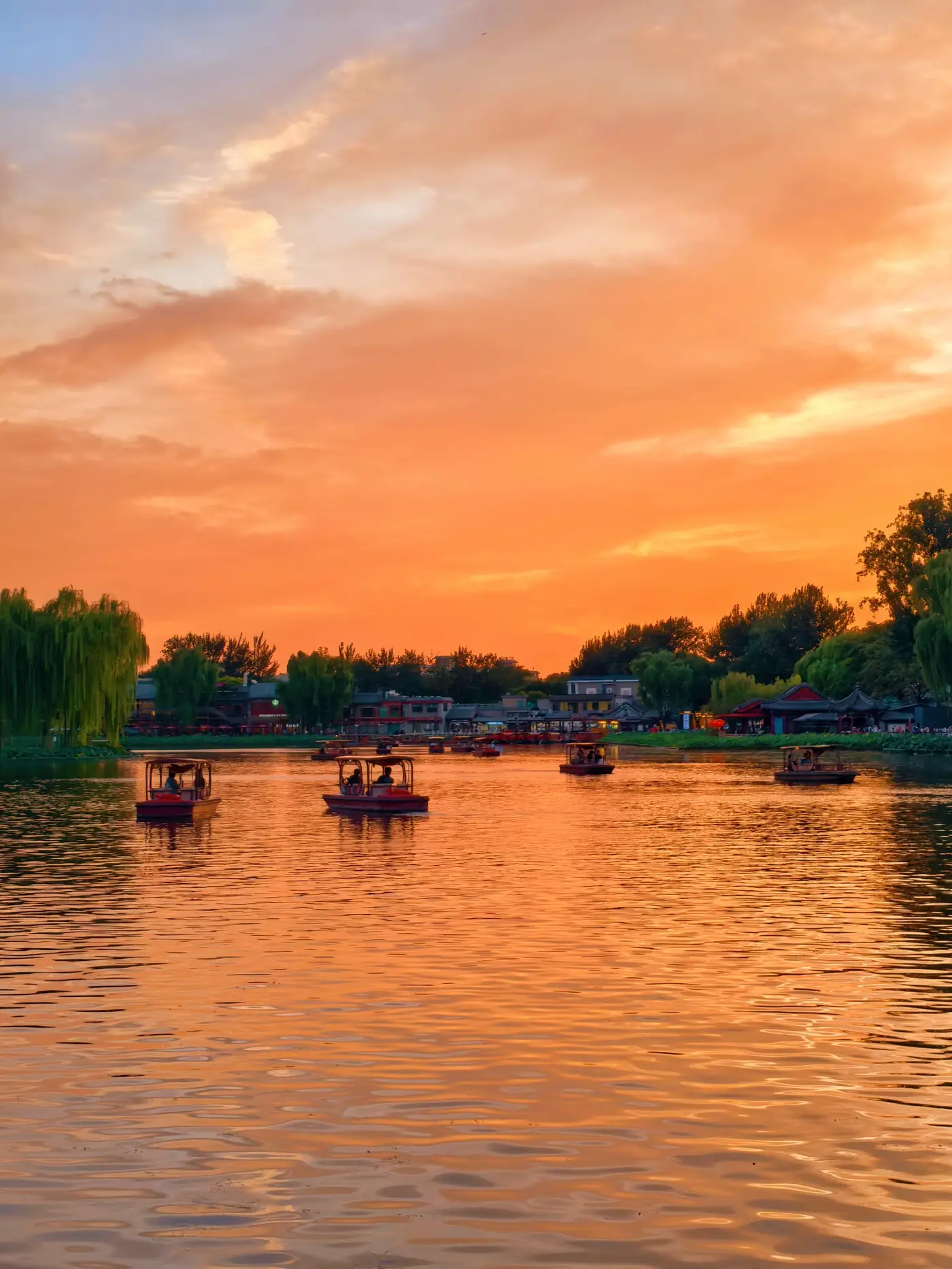 Houhai and Shichahai lakes with traditional hutongs in Beijing