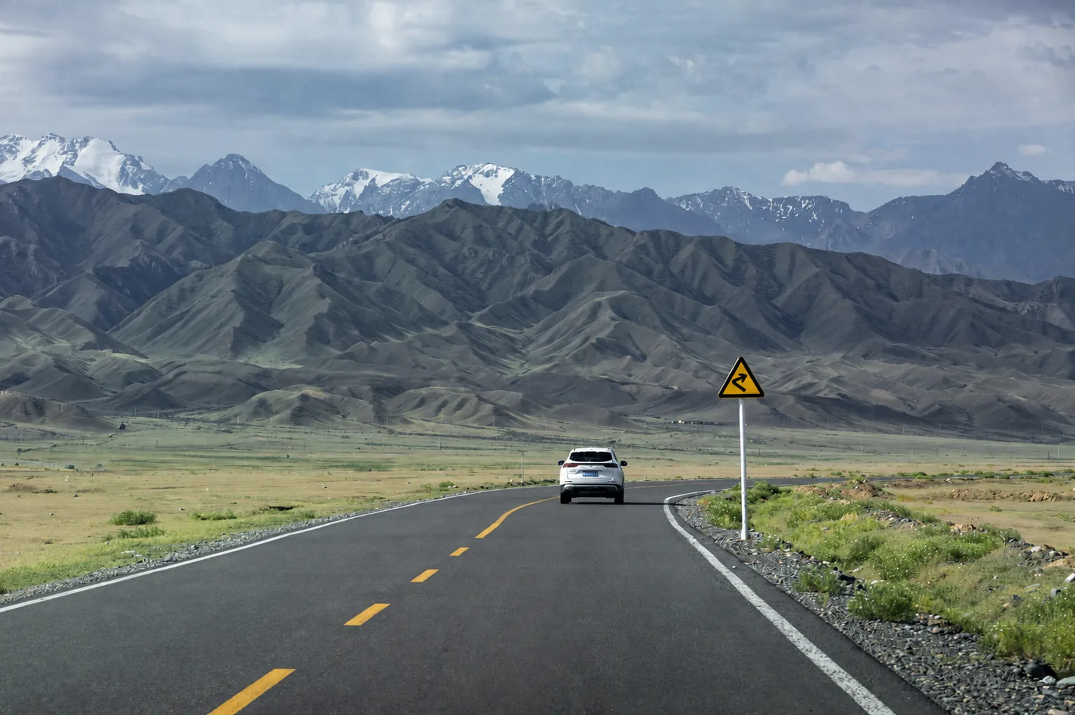 Scenic road journey through the mountains of Xinjiang
