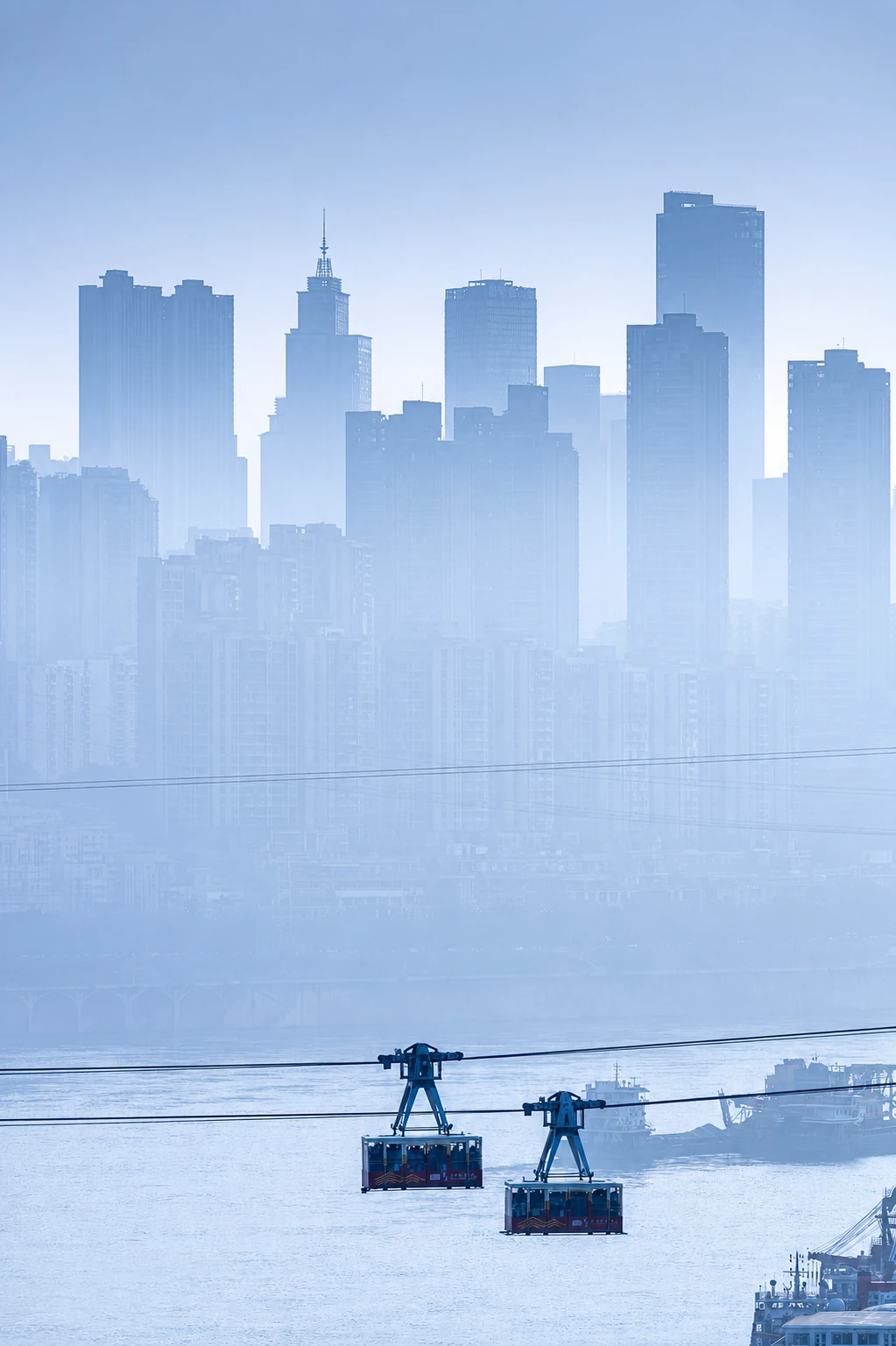 Winter foggy mountain city scenery in Chongqing