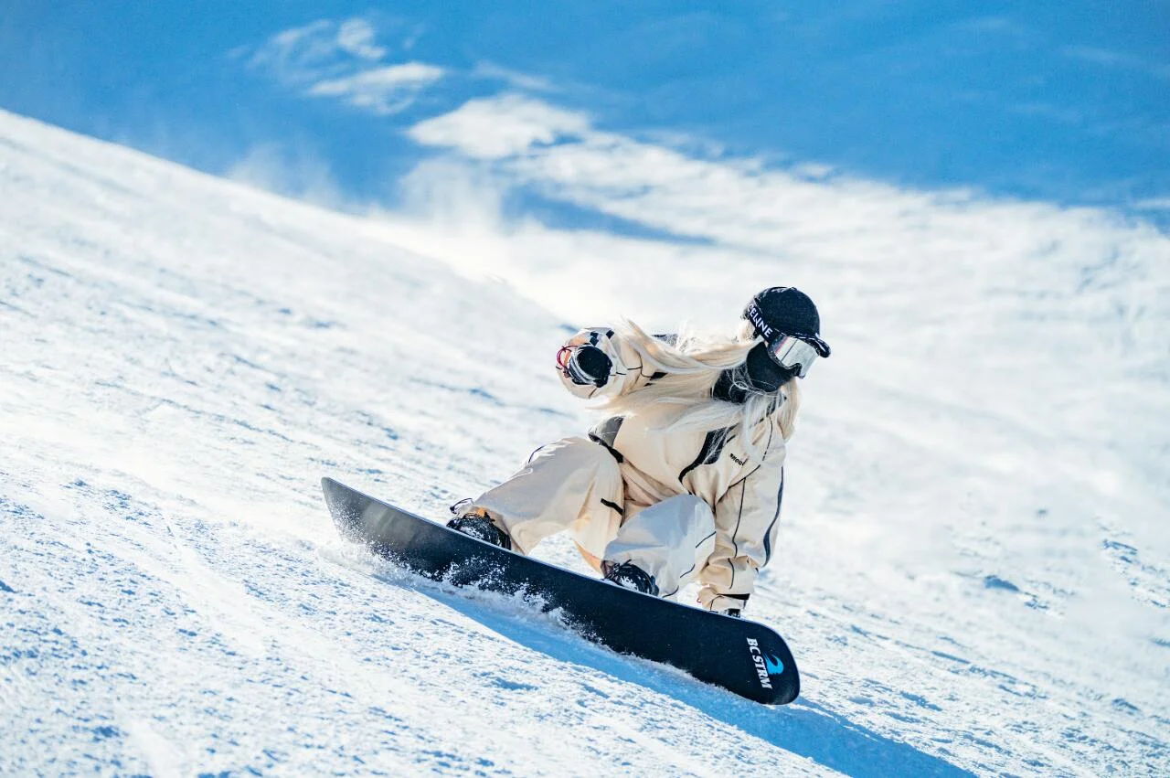 Skiing and winter mountain scenery at Yabuli near Harbin