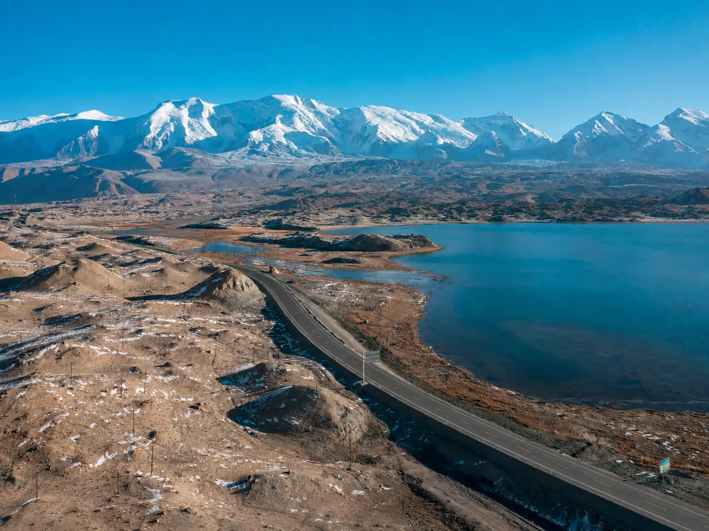 Karakul Lake and Pamir Mountains in Xinjiang