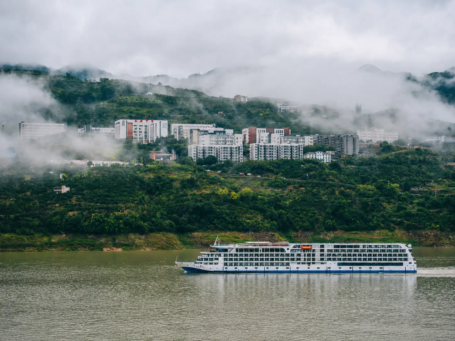 Chongqing and Yangtze River Three Gorges cruise tour