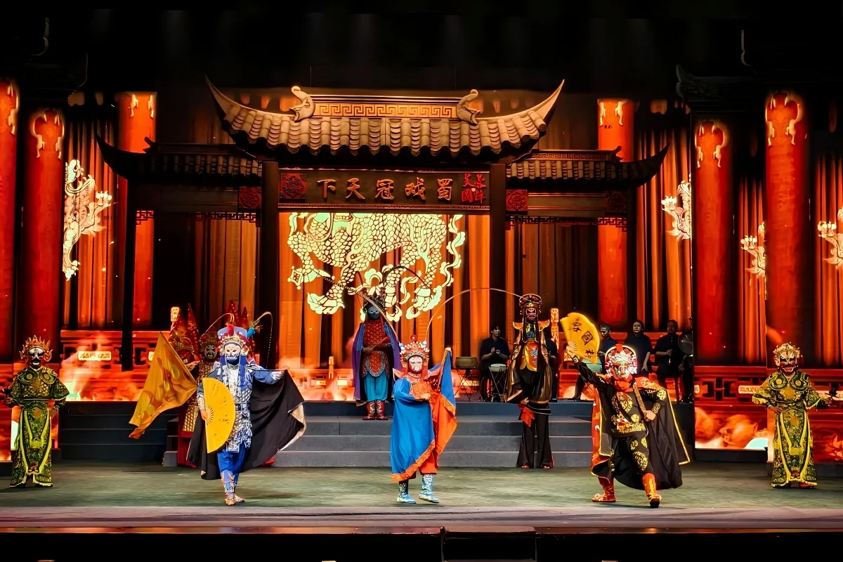 Sichuan opera face-changing performance in Chengdu