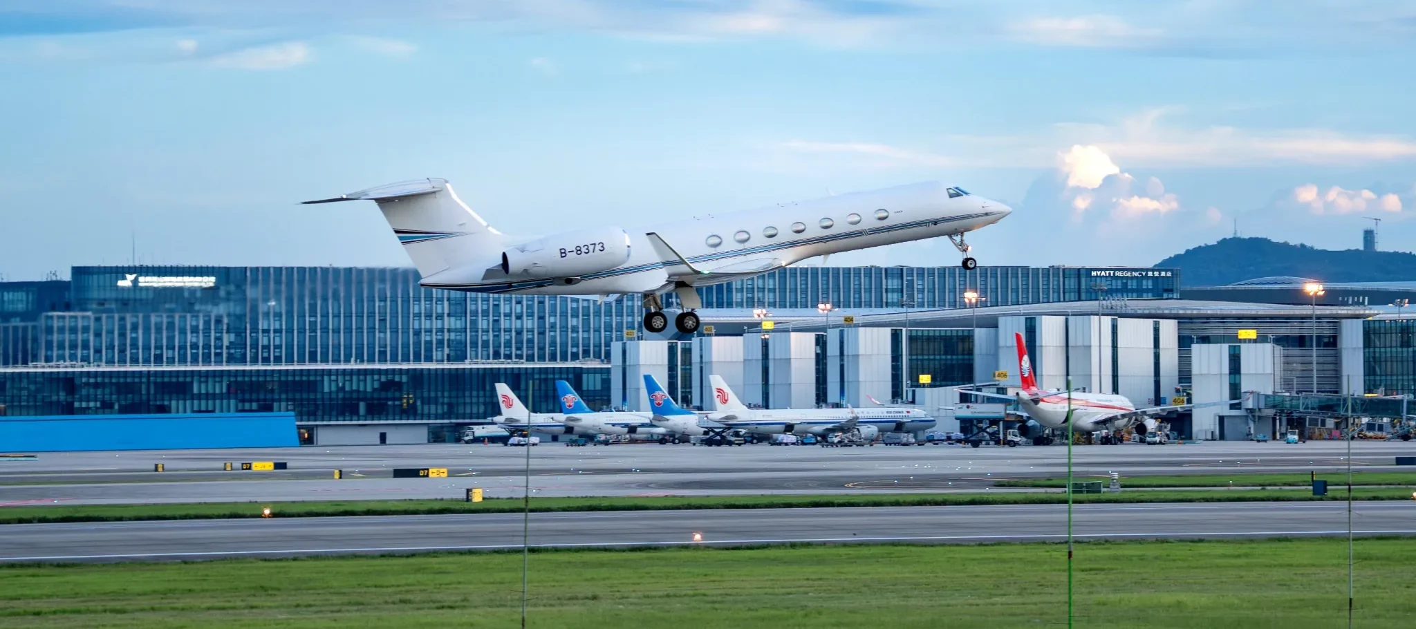 Hangzhou Xiaoshan International Airport terminal and city transportation
