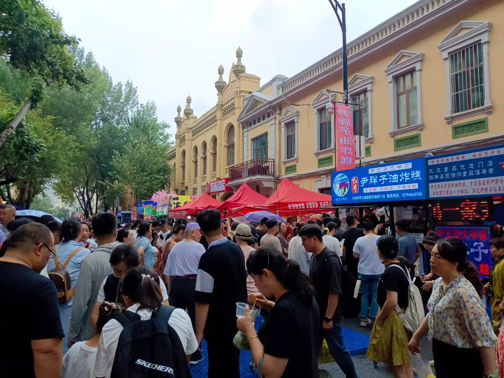 Local breakfast stalls at a morning market in Harbin