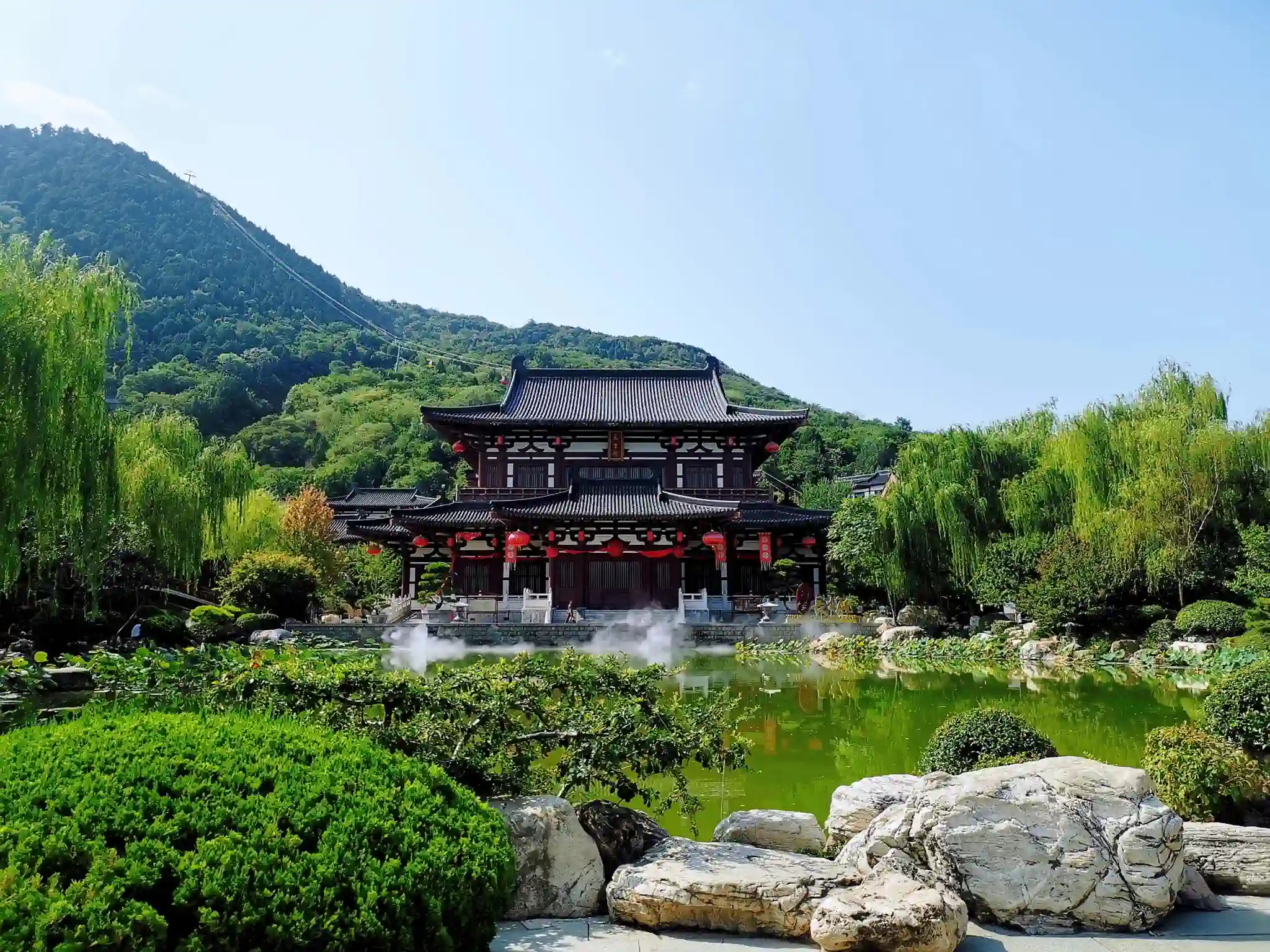 Huaqing Palace and Mount Li in Lintong near Xi'an