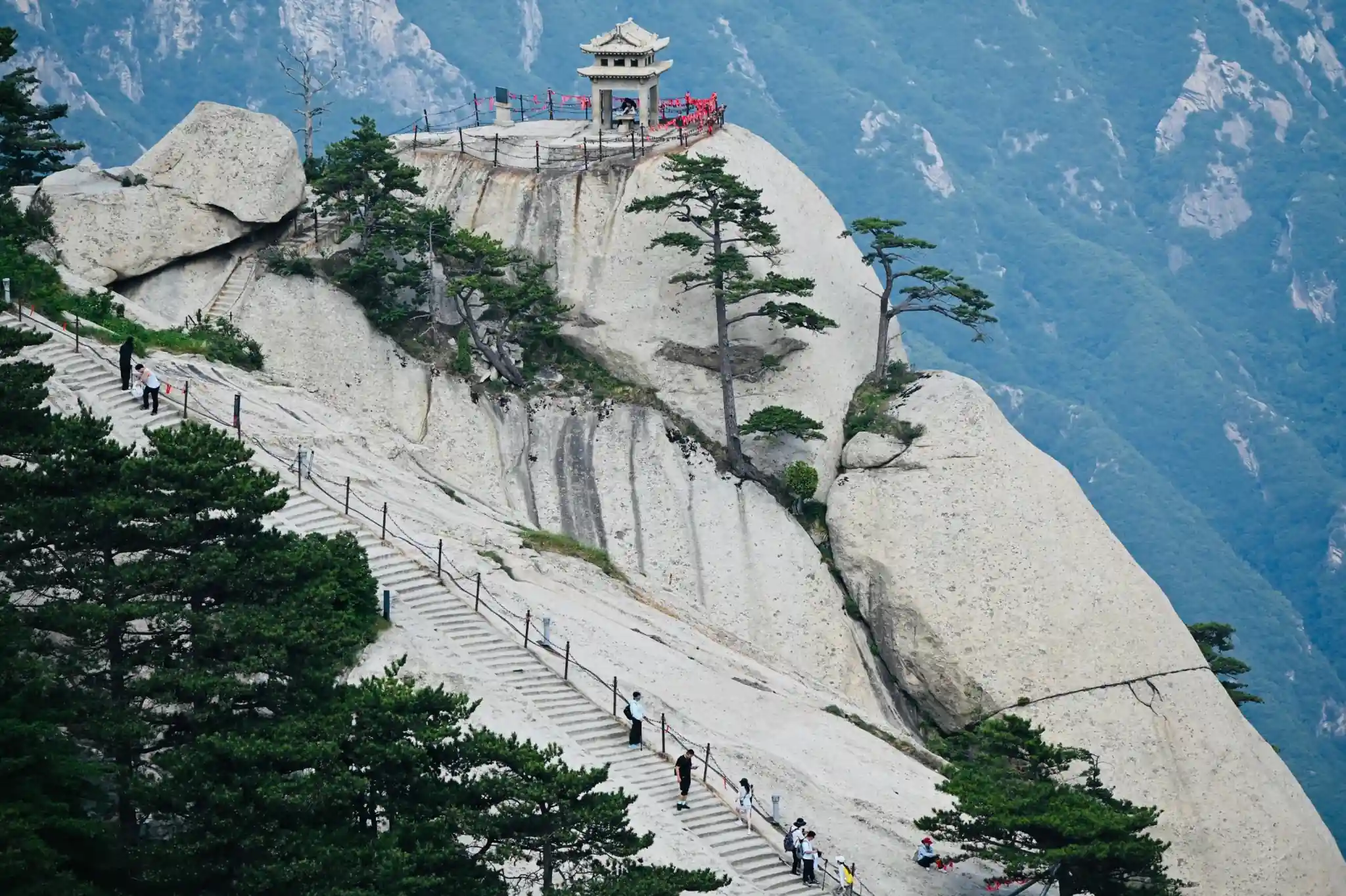 Mount Hua mountain scenery on a day trip from Xi'an