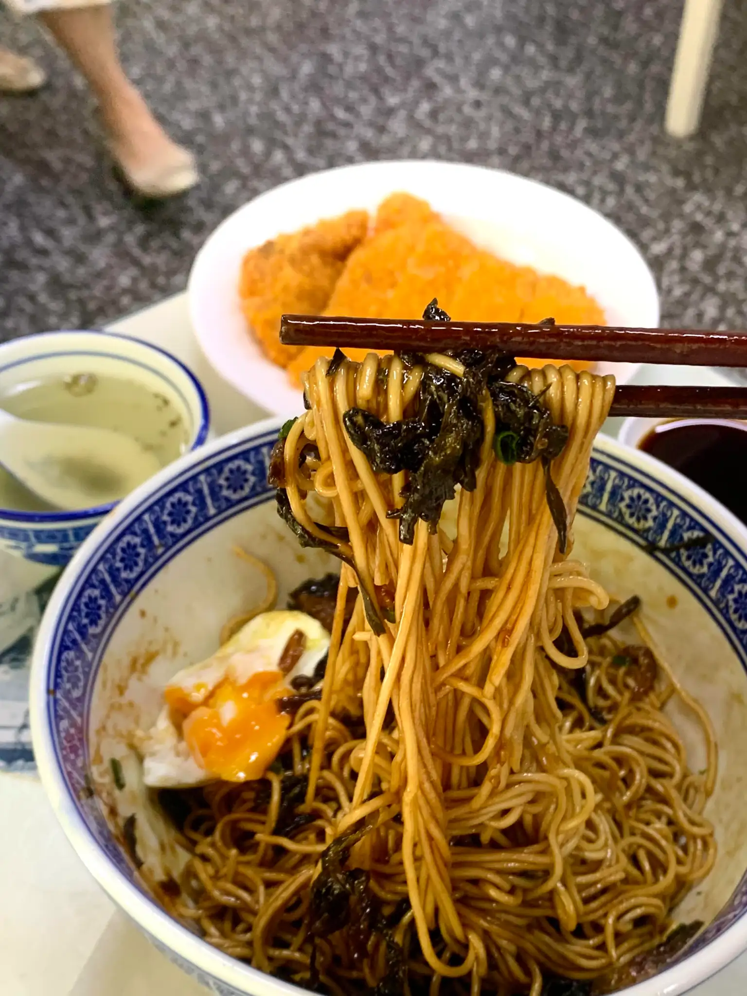 Shanghai scallion oil noodles cong you ban mian