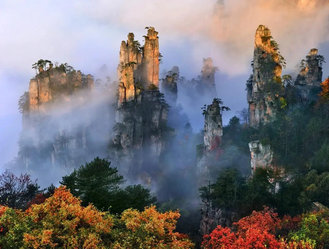 Autumn mountain scenery in Zhangjiajie
