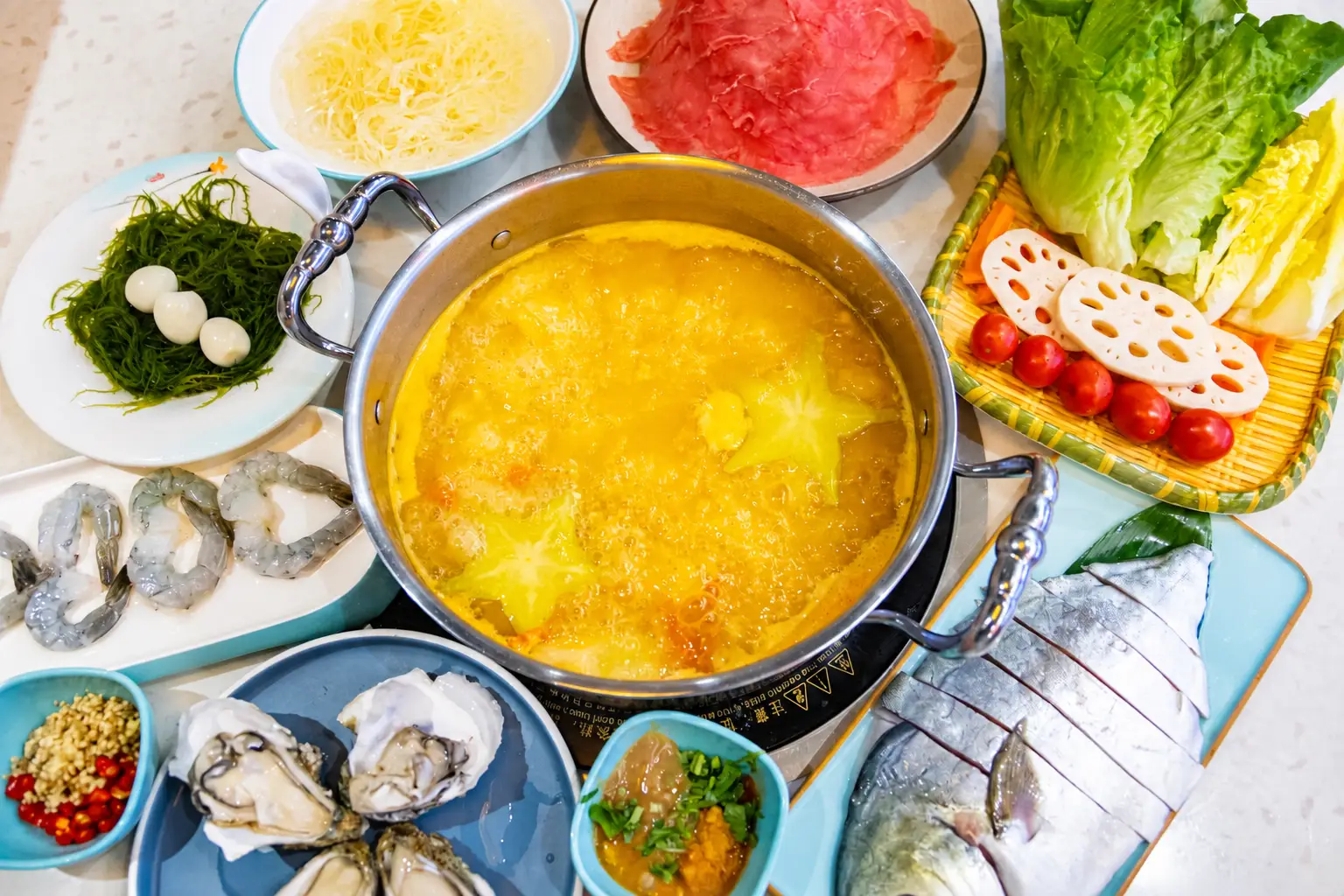 Hainan zaopocu hot pot with seafood in Sanya