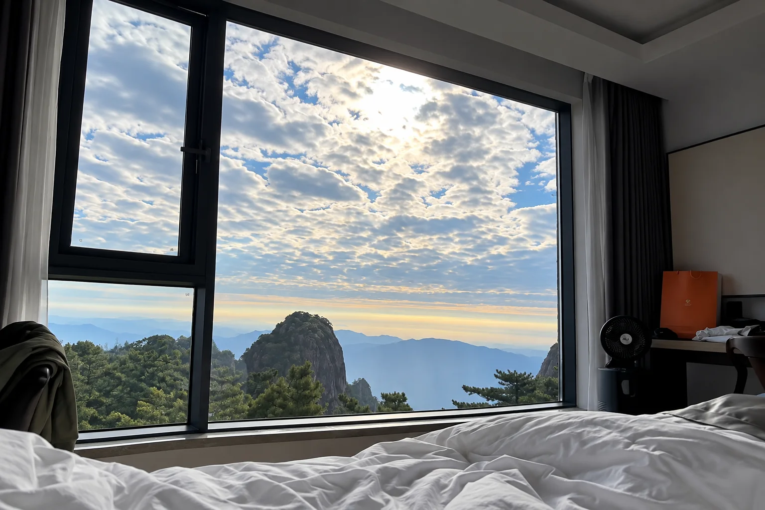 Mountain hotel room with views on Mount Huangshan