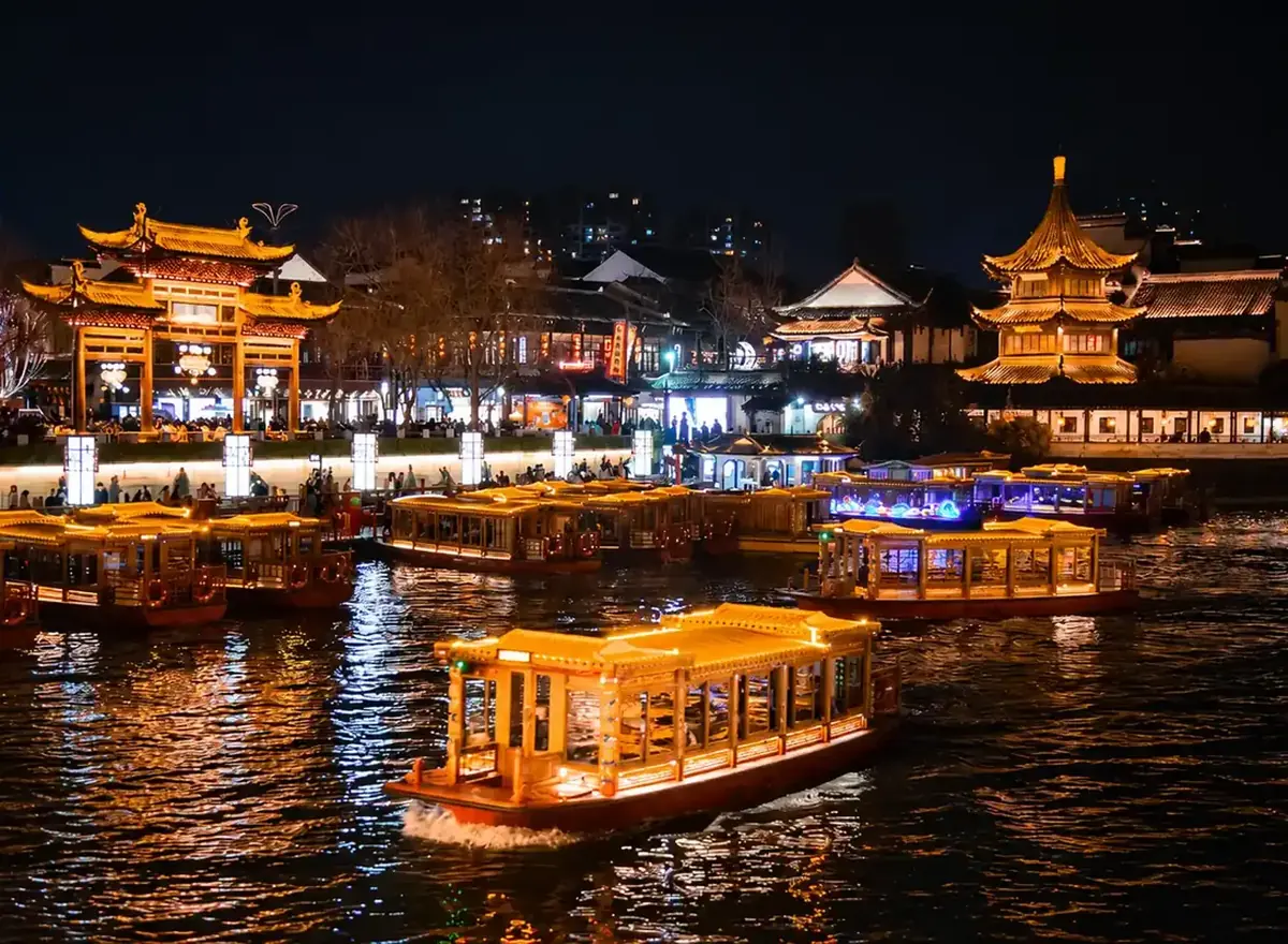 Qinhuai River and Confucius Temple illuminated at night in Nanjing