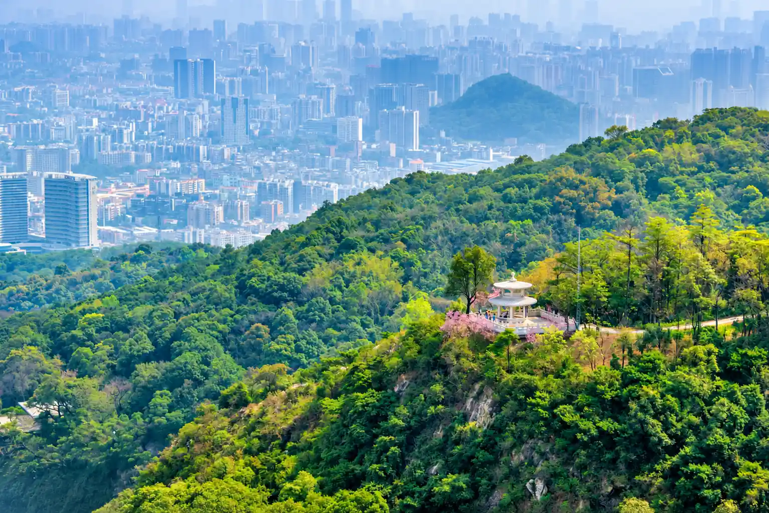 Baiyun Mountain scenery and elevated views over Guangzhou