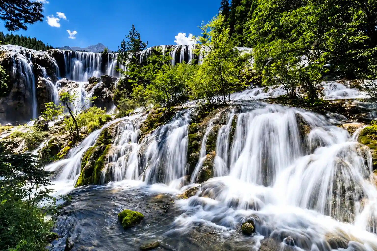 Pearl Shoal Waterfall in Jiuzhaigou National Park