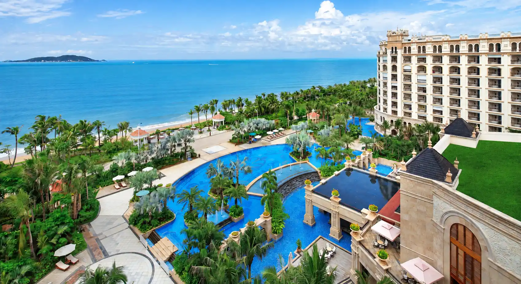 Seaside resort hotel in Sanya, Hainan