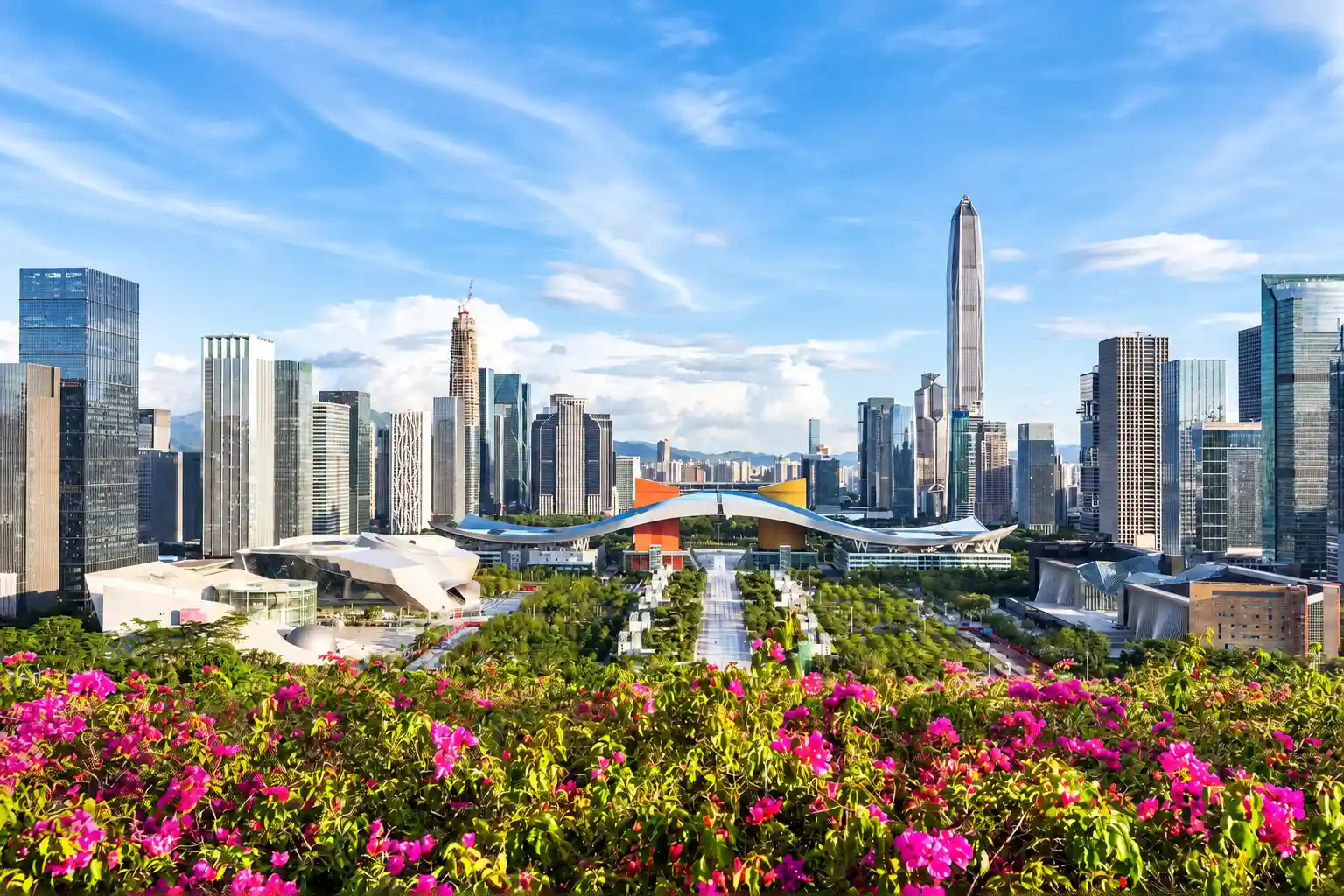 Lianhuashan Park overlooking Futian in Shenzhen