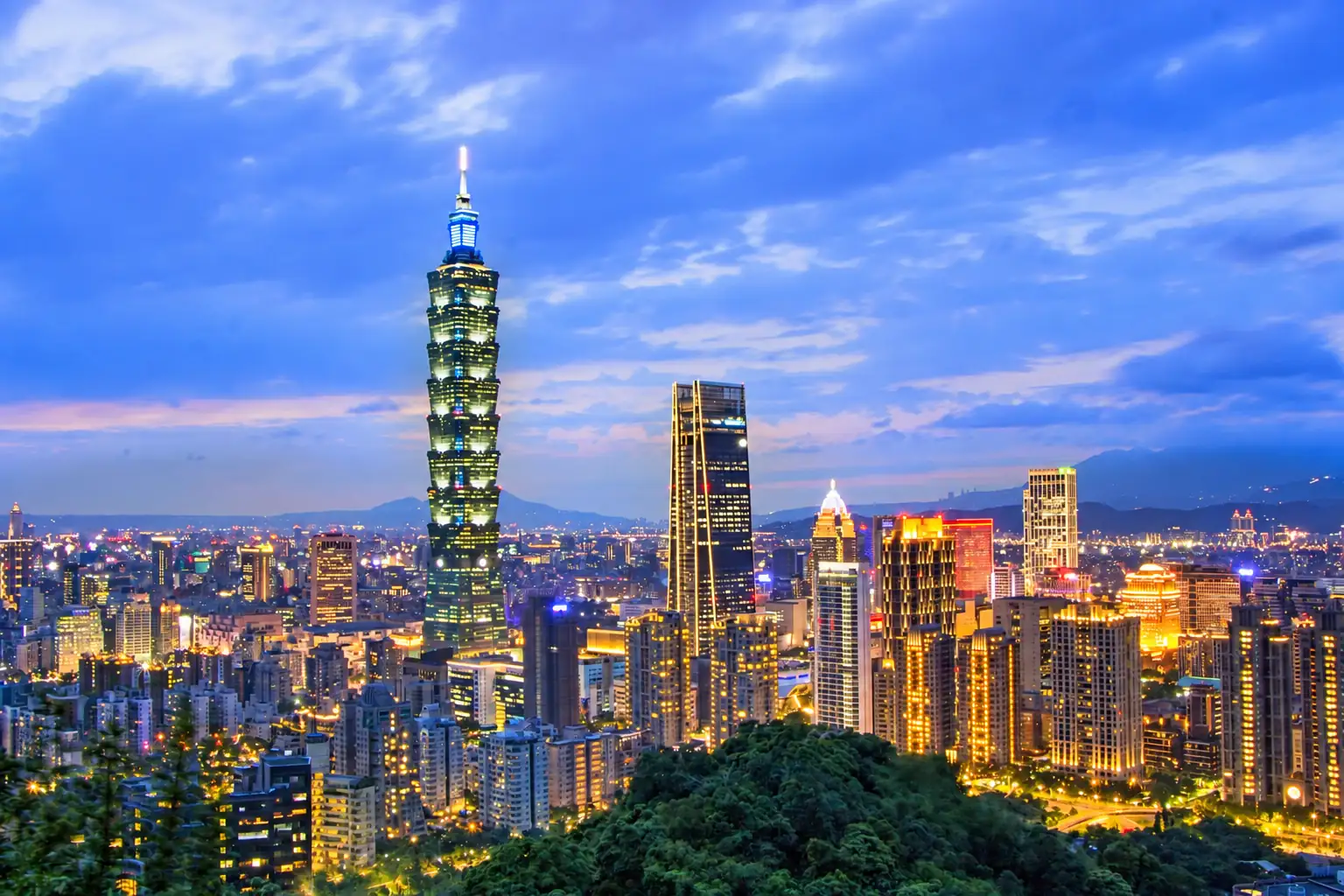 Taipei skyline featured in a seven day classic Taiwan tour