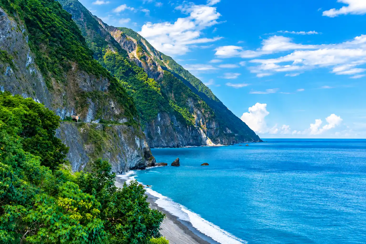 Eastern Taiwan coast and mountain scenery near Yilan and Hualien