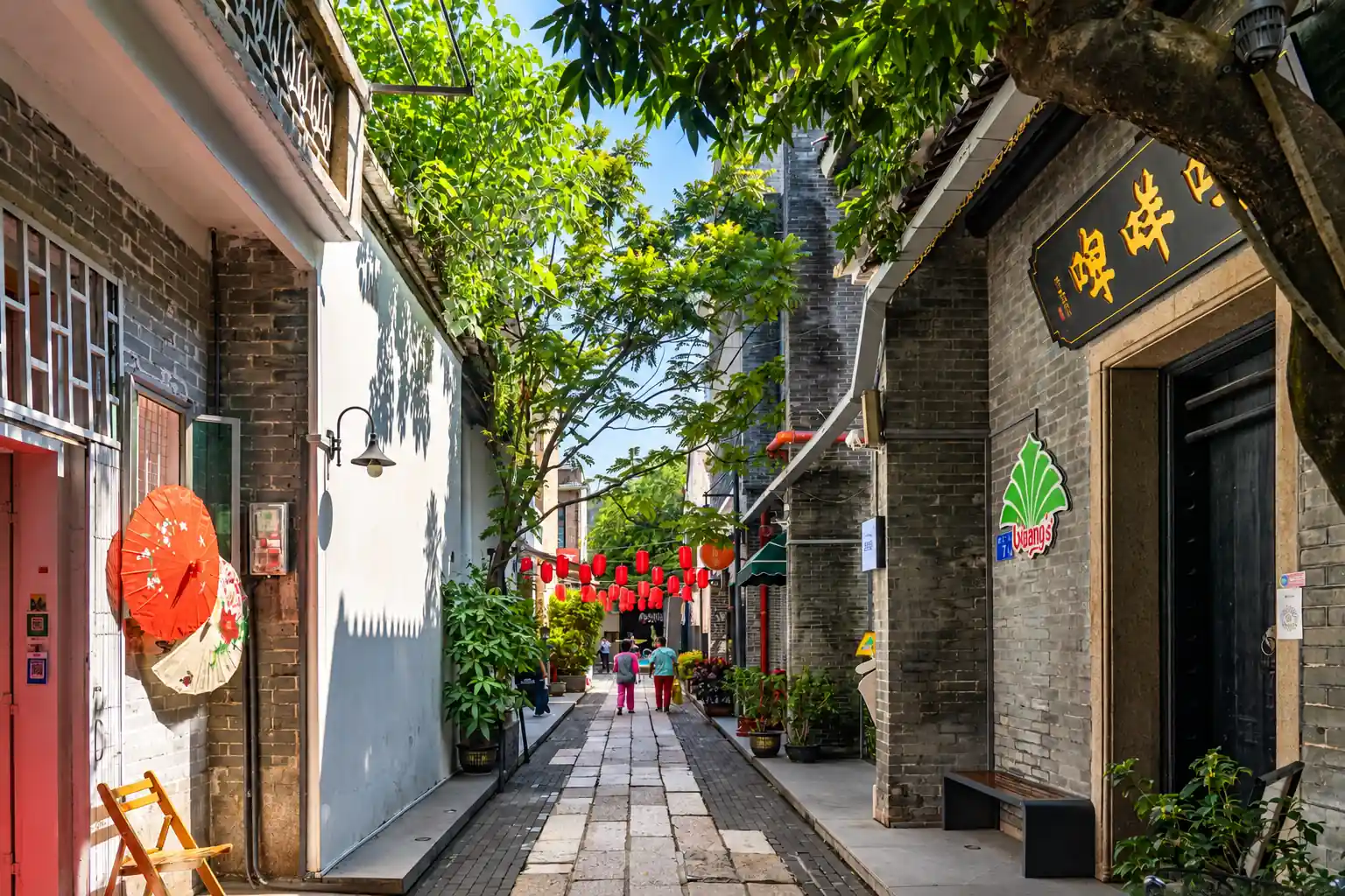 Historic streets around Yongqing Fang and Shamian Island in Guangzhou