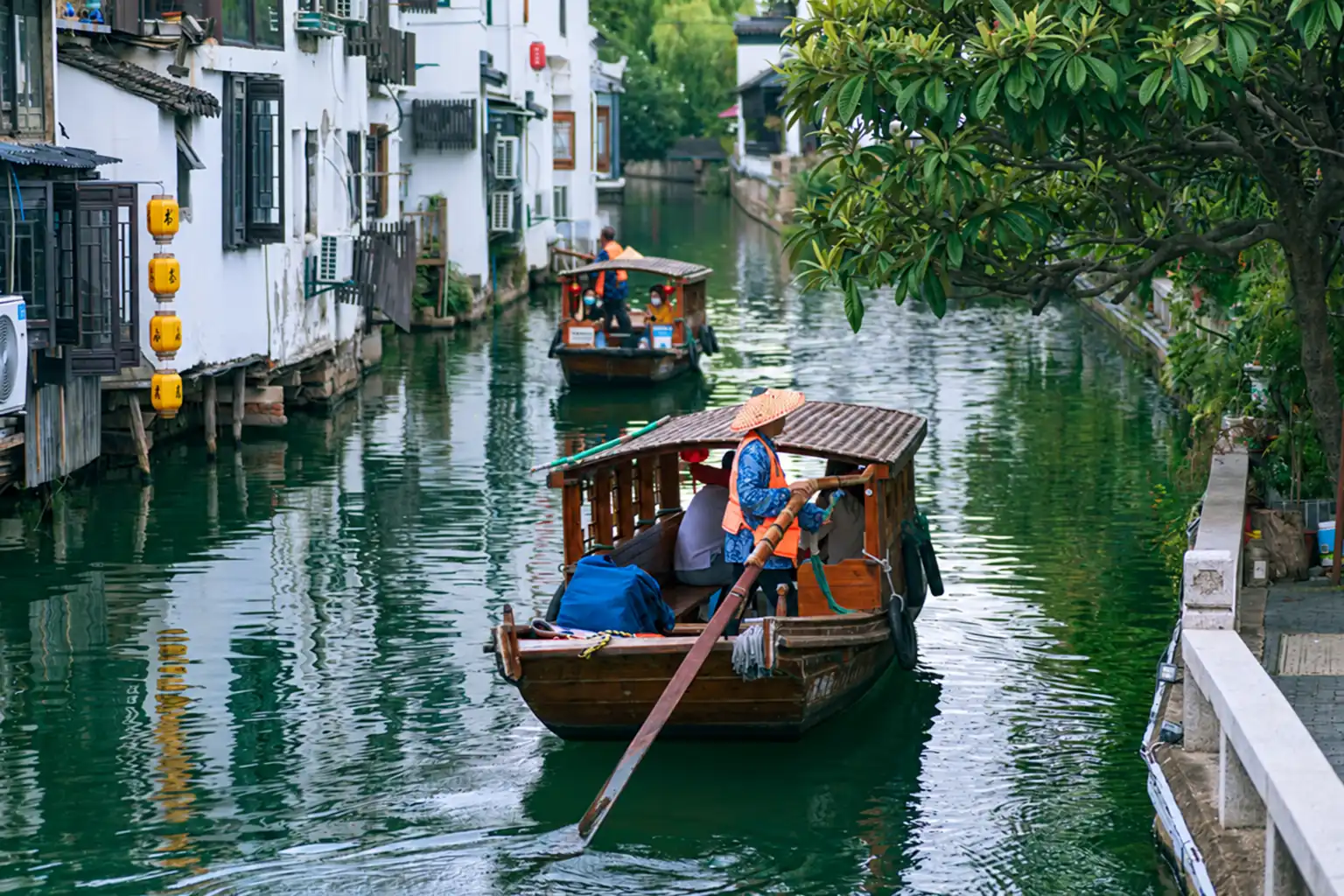 Pingjiang Road in Suzhou with canal-side lanes, stone bridges and traditional houses