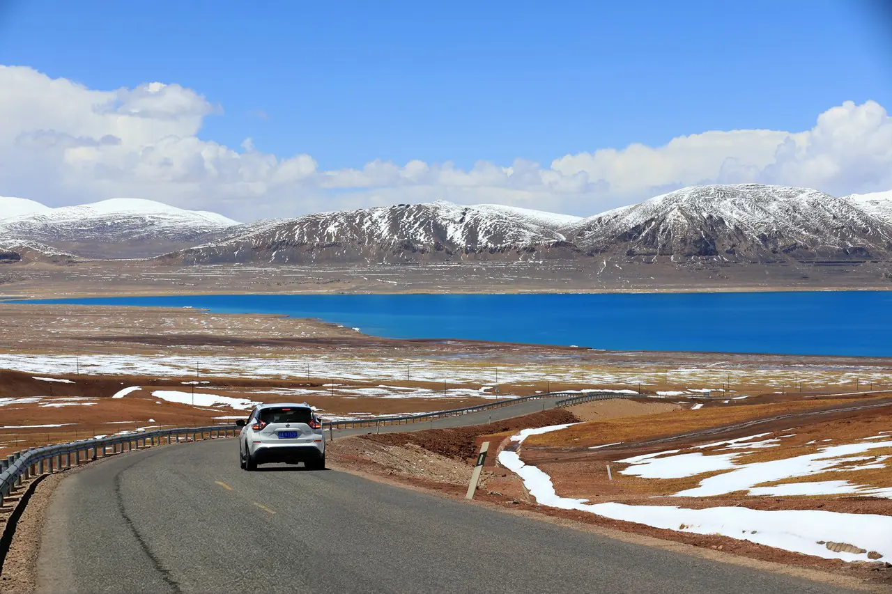Scenic overland route from Lhasa across central Tibet toward Everest